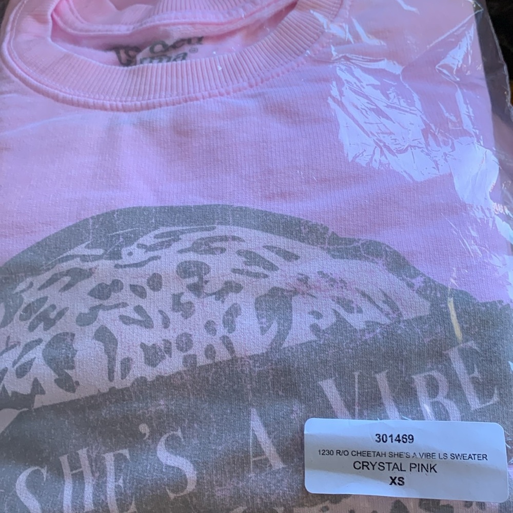 “She’s a Vibe” RECYCLED KARMA Oversized Sweatshirt Pink - Picture 6 of 8